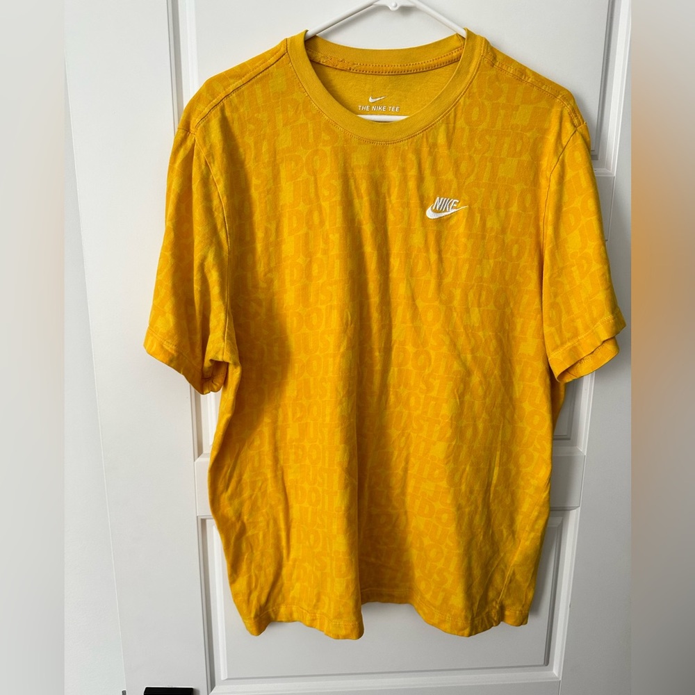 The Nike Tee Mens Yellow Graphic T Shirt - Size XL